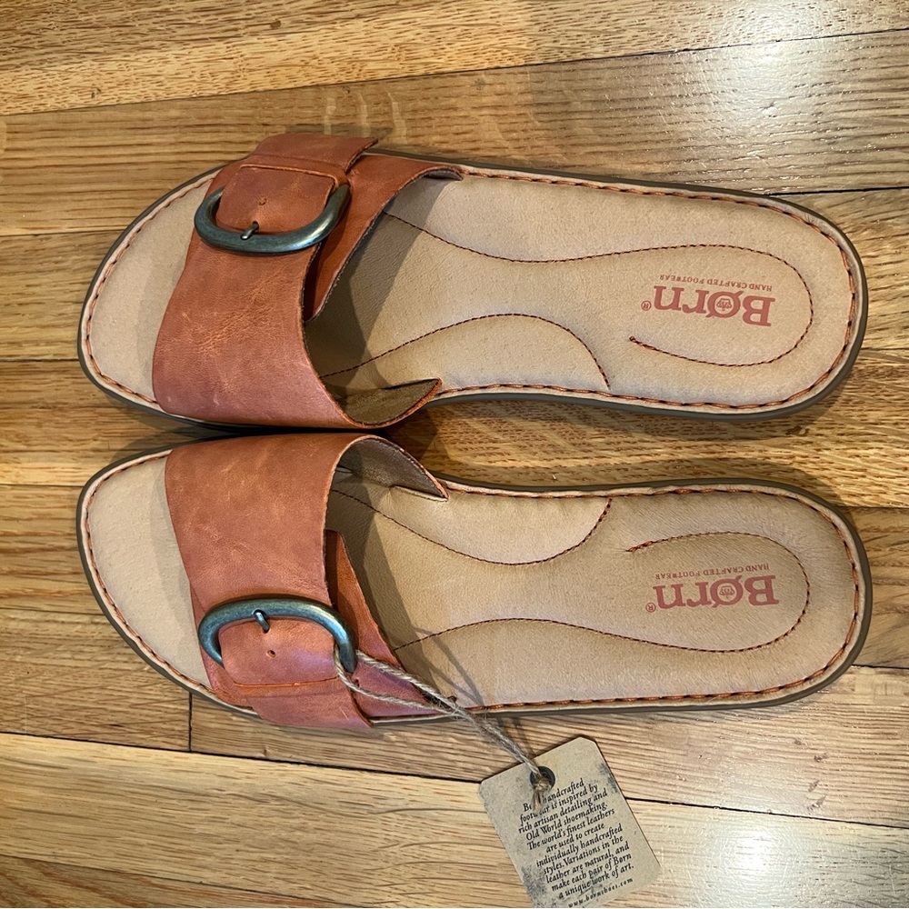 BORN Miarra Orange (Papaya) Big Buckle Slide Sandals; Size: 10M (US) 42 (Euro)